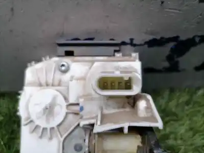 Second-hand car spare part front right door lock for jeep compass limited oem iam references   