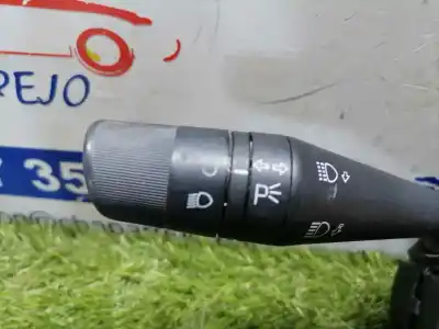 Peça sobressalente para automóvel em segunda mão comandos do volante por fiat doblo active referências oem iam 07350442980  07350442980