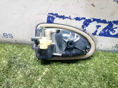Pezzo di ricambio per auto di seconda mano maniglia interna anteriore destra per renault clio ii fase i (b/cbo) 1.2 limited (b/cboa/f) riferimenti oem iam 8200028995  8200028995