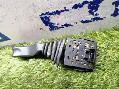 Pezzo di ricambio per auto di seconda mano comando pulito per opel combo 1.3 16v cdti cat (z 13 dt / ln9) 69 cv / 51 kw riferimenti oem iam   