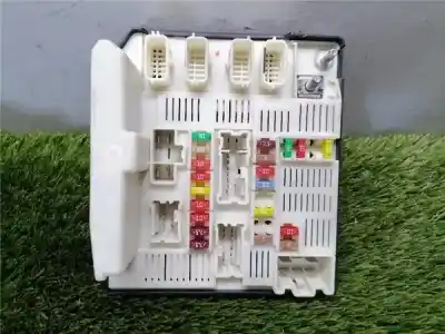 Second-hand car spare part Fuse Box Unit for RENAULT KANGOO II (F/KW0) 1.6 Furgón Confort [1.6 Ltr. - 64 kW] OEM IAM references USM X61  8201044235A