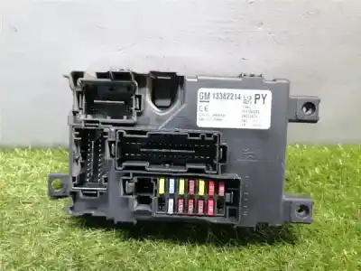 Peça sobressalente para automóvel em segunda mão Caixa De Fusíveis E Relés por OPEL CORSA D (S07) 1.3 CDTI (L08 L68) Referências OEM IAM 28312474  13382214