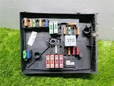 Peça sobressalente para automóvel em segunda mão CAIXA DE FUSÍVEIS E RELÉS por SKODA OCTAVIA BERLINA (1Z3) 1.9 TDI Referências OEM IAM 1K0937125A  