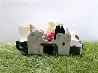 Peça sobressalente para automóvel em segunda mão Fechadura Da Porta Dianteira Direita por DODGE CALIBER (PM) 2.0 S [2.0 Ltr. - 103 kW 16V CRD CAT] Referências OEM IAM 04589416AE  04589416AE