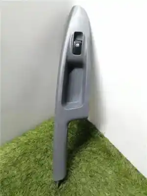Peça sobressalente para automóvel em segunda mão Botão / Interruptor Elevador Vidro Dianteiro Direito por KIA RIO II (JB) 1.5 CRDi Referências OEM IAM   
