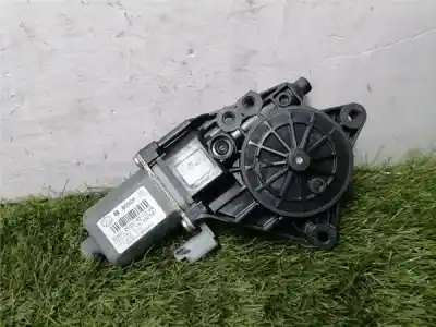 Peça sobressalente para automóvel em segunda mão Motor Elevador Vidro Dianteiro Direito por HYUNDAI I30 (FD) 1.6 CRDi Referências OEM IAM 0130822543  824602R000