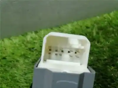 Second-hand car spare part left front power window switch for toyota auris (_e15_) 2.0 d-4d (ade150_) oem iam references   