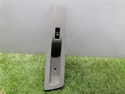 Peça sobressalente para automóvel em segunda mão Botão / Interruptor Elevador Vidro Dianteiro Direito por CHEVROLET LACETTI (J200) 1.4 16V Referências OEM IAM   