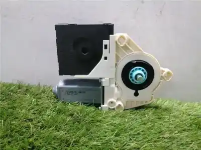 Pezzo di ricambio per auto di seconda mano motore alzacristalli anteriore destro per seat leon (1p1) 1.9 tdi 105 cv / 77 kw riferimenti oem iam 1k0959792m  1p0837402e