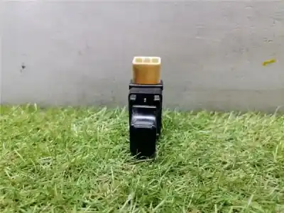 Pezzo di ricambio per auto di seconda mano Interruttore Alzacristalli Anteriore Destro per DAEWOO KALOS 1.4 CAT Riferimenti OEM IAM   