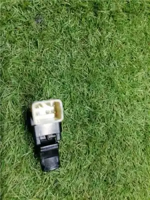 Pezzo di ricambio per auto di seconda mano interruttore alzacristalli anteriore destro per daewoo kalos 1.4 cat riferimenti oem iam   