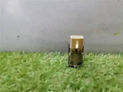 Pezzo di ricambio per auto di seconda mano interruttore alzacristalli anteriore destro per daewoo kalos 1.4 cat riferimenti oem iam   