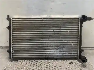 Pezzo di ricambio per auto di seconda mano RADIATORE D ACQUA per SEAT LEON (1P1) 1.9 TDI 105 CV / 77 KW Riferimenti OEM IAM   