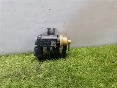 Peça sobressalente para automóvel em segunda mão BOMBA DE AR SECUNDÁRIA por SKODA RAPID (NH) 1.6 Active [1.6 Ltr. - 77 kW TDI DPF] Referências OEM IAM 1K0906627B  