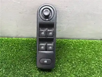 Peça sobressalente para automóvel em segunda mão Botão / Interruptor Elevador Vidro Dianteiro Esquerdo por RENAULT CAPTUR I (J5_, H5_) 1.5 dCi 90 Referências OEM IAM 254113300R  254118722R