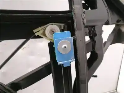 Peça sobressalente para automóvel em segunda mão elevador de vidros dianteiro direito por audi a3 (8l1) 1.8 referências oem iam   
