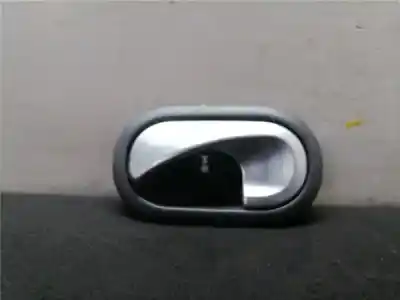 Second-hand car spare part Interior Left Rear Handle for RENAULT CLIO III 1.2 16V E85 CAT (Etanol) OEM IAM references 310579  310579