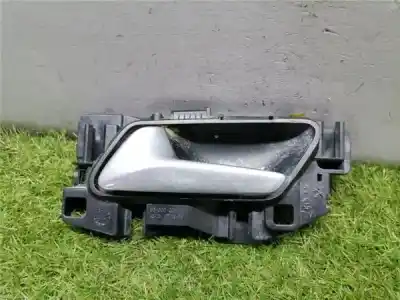 Peça sobressalente para automóvel em segunda mão PUXADOR INTERIOR DIANTEIRO ESQUERDO por PEUGEOT 308 II (LB_, LP_, LW_, LH_, L3_) 1.6 HDi 100 Referências OEM IAM 98000001VV  