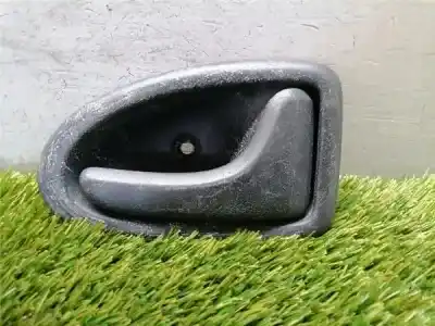 Pièce détachée automobile d'occasion POIGNÉE INTÉRIEURE AVANT DROITE pour RENAULT MEGANE I FASE 2 CLASSIC (LA..) 1.9 D Expression Références OEM IAM 8200028995  