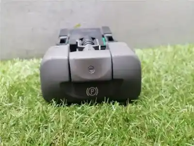 Peça sobressalente para automóvel em segunda mão INTERRUPTOR DO TRAVÃO DE MÃO ELÉTRICO por RENAULT SCENIC II (JM) (2003->) 1.5 Adventure by Coronel Tapiocca [1.5 Ltr. - 78 kW dCi Diesel] Referências OEM IAM 820061014C  