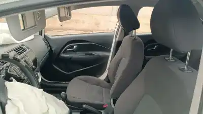 Peça sobressalente para automóvel em segunda mão assento dianteiro direito por kia rio basic referências oem iam   