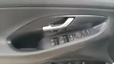 Автозапчасти б/у выключатель левого переднего окна за hyundai i30 fastback (pde, pden) 1.6 crdi ссылки oem iam 