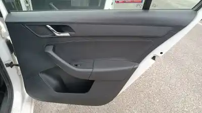 Second-hand car spare part right rear door trim for skoda rapid active oem iam references 