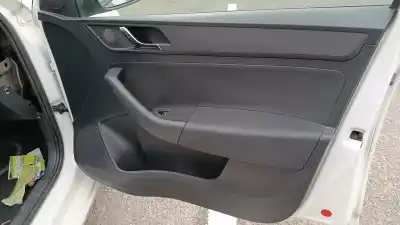 Second-hand car spare part right front door trim for skoda rapid active oem iam references 