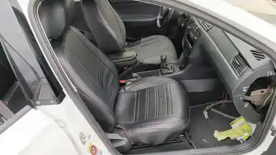 Second-hand car spare part right front seat for skoda rapid active oem iam references 