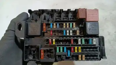 Second-hand car spare part fuse box unit for renault laguna iii dynamique oem iam references 8200393836d  8200758803b