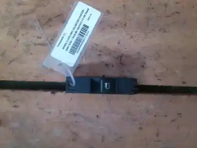 Pièce détachée automobile d'occasion COMMANDE DE LÈVE VITRE AVANT DROIT pour BMW SERIE 1 BERLINA (E81/E87)  Références OEM IAM 6902176  