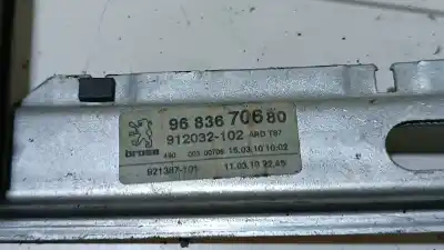 Peça sobressalente para automóvel em segunda mão elevador de vidros traseiro direito por peugeot 5008 active referências oem iam 9683670680
