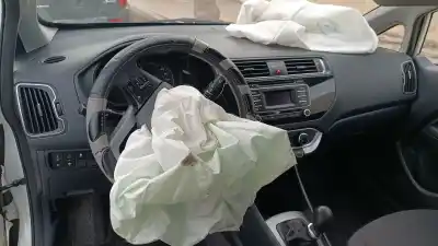 Pezzo di ricambio per auto di seconda mano comando multifunzione per kia rio basic riferimenti oem iam 