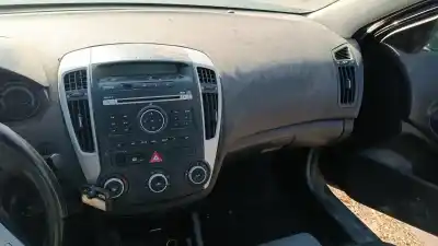 Peça sobressalente para automóvel em segunda mão sistema de áudio / rádio cd por kia ceed (ed) (2006->) 1.6 concept [1.6 ltr. - 66 kw crdi cat] referências oem iam 
