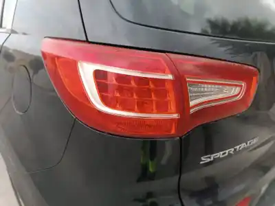 Pezzo di ricambio per auto di seconda mano lampada posteriore sinistra per kia sportage basic 4x2 riferimenti oem iam 