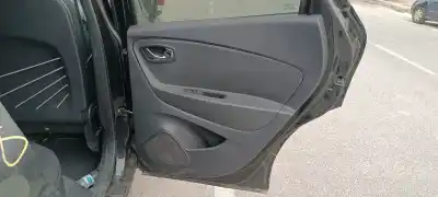Pièce détachée automobile d'occasion garniture de porte arrière droite pour renault captur helly hansen références oem iam 