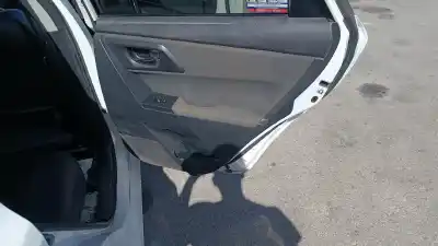 Peça sobressalente para automóvel em segunda mão forra / revestimento da porta traseira direita por toyota auris hybrid active referências oem iam 