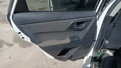 Peça sobressalente para automóvel em segunda mão forra / revestimento da porta traseira esquerda por toyota auris hybrid active referências oem iam 
