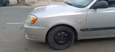Pezzo di ricambio per auto di seconda mano parafango anteriore sinistro per hyundai accent (lc) gl 4p riferimenti oem iam 