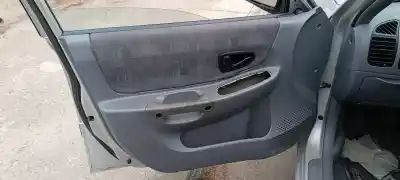Pezzo di ricambio per auto di seconda mano rivestimento porta anteriore sinistro per hyundai accent (lc) gl 4p riferimenti oem iam 