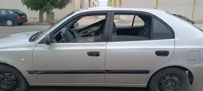 Pezzo di ricambio per auto di seconda mano porta anteriore sinistra per hyundai accent (lc) gl 4p riferimenti oem iam 