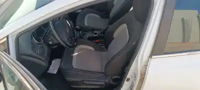 Peça sobressalente para automóvel em segunda mão assento dianteiro esquerdo por kia ceed attract 99 cv / 73 kw referências oem iam   