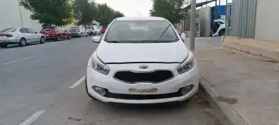 Second-hand car spare part left fog light for kia ceed attract 99 cv / 73 kw oem iam references 