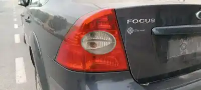 Peça sobressalente para automóvel em segunda mão farolim traseiro esquerdo por ford focus berlina (cap) ambiente (d) referências oem iam 