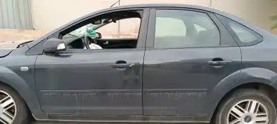 Peça sobressalente para automóvel em segunda mão porta do automóvel traseira esquerda por ford focus berlina (cap) ambiente (d) referências oem iam 