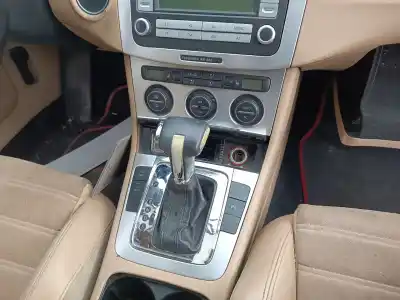 Peça sobressalente para automóvel em segunda mão alavanca de velocidades por volkswagen passat b6 (3c2) 2.0 tdi 16v referências oem iam 