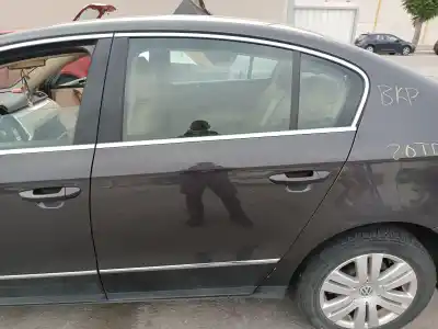 Peça sobressalente para automóvel em segunda mão porta do automóvel traseira esquerda por volkswagen passat b6 (3c2) 2.0 tdi 16v referências oem iam 