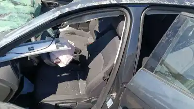 Автозапчастина б/у ЛІВЕ ПЕРЕДНЕ СИДІЛО для SEAT LEON (5F1)  Посилання на OEM IAM   