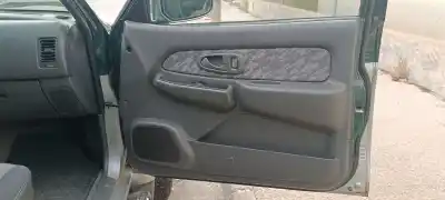 Автозапчасти б/у обивка передней правой двери за mitsubishi l 200 (ka0/kb0) basis einzelkabine 2wd ссылки oem iam 