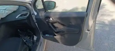 Second-hand car spare part right front door trim for peugeot 208 allure oem iam references 